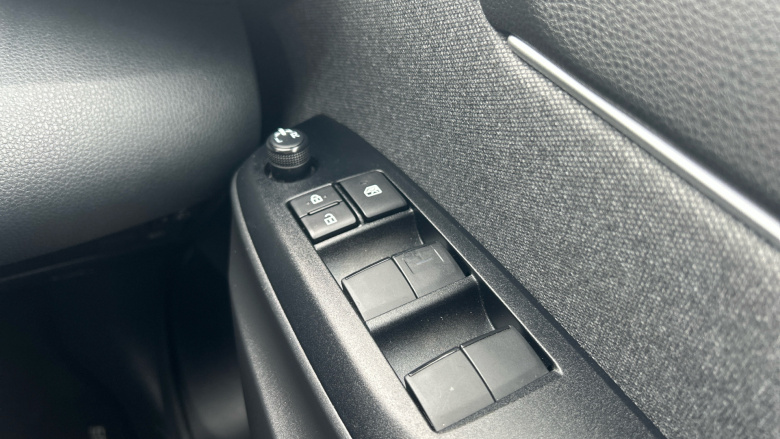 Toyota Yaris Cross 1.5 Hybrid Design 5dr CVT Hybrid Estate